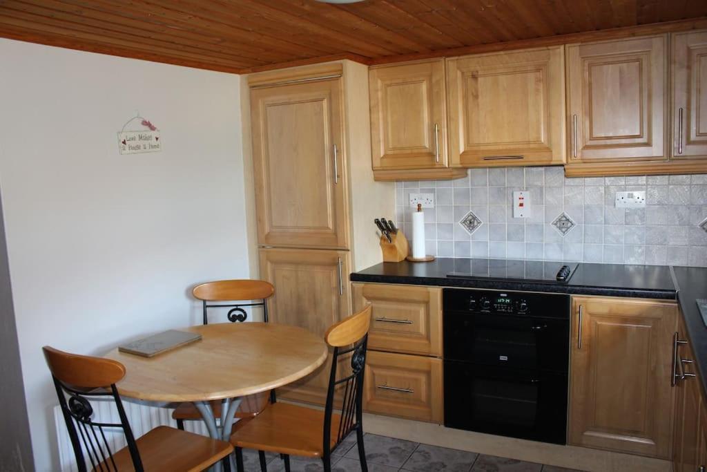4 Bedroom Traditional Irish Farm House Killybegs 도니골 외부 사진