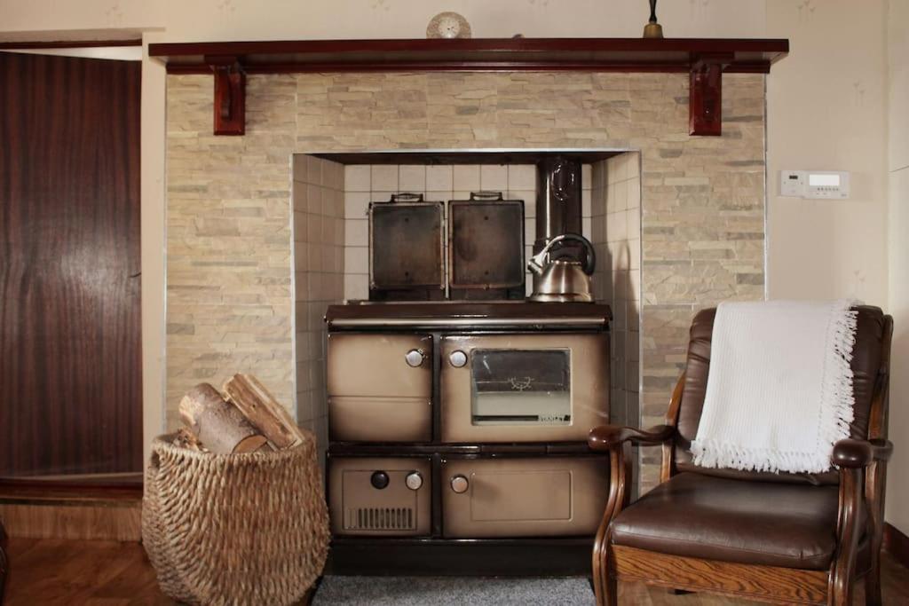 4 Bedroom Traditional Irish Farm House Killybegs 도니골 외부 사진
